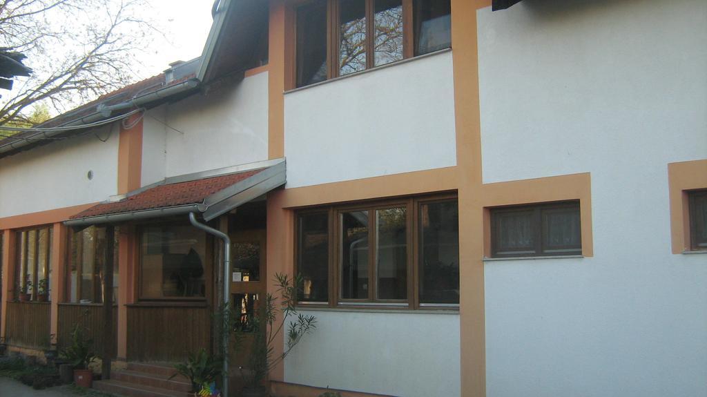 Farm Stay Lackovic Bilje Exteriör bild