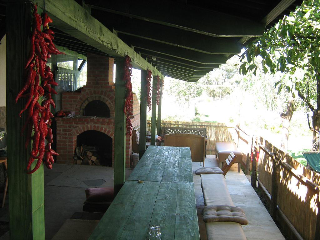 Farm Stay Lackovic Bilje Exteriör bild